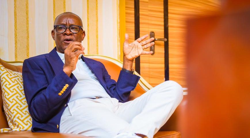 Bộ trưởng Nigeria gây áp lực cho ĐTQG