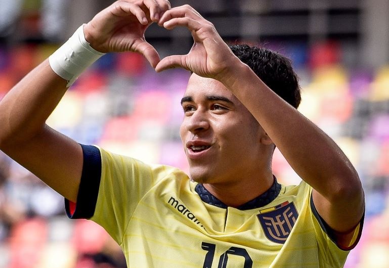 Cầu thủ 16 tuổi đi vào lịch sử U20 World Cup