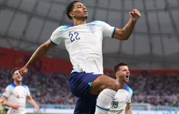 Chấm điểm Anh: Người hùng thầm lặng; Maguire đập tan chỉ trích