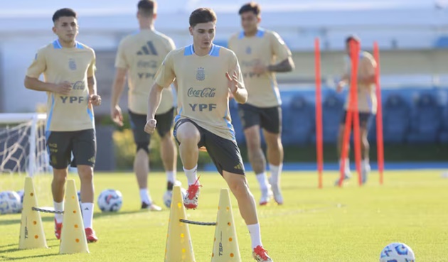 Đả bại Brazil, Argentina 1 công đôi việc