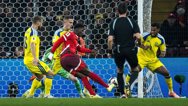 Đè bẹp Thụy Điển, Thụy Sĩ đặt một chân đến World Cup 2026