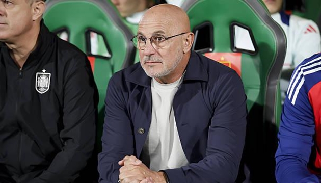 De la Fuente “tung hỏa mù” về chấn thương của Olmo