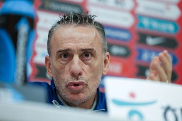 HLV Bento chỉ trích Liên đoàn Bóng đá Hàn Quốc