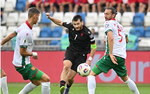 Kvaratskhelia ghi dấu ấn, Gruzia đè bẹp Bulgaria 3-0