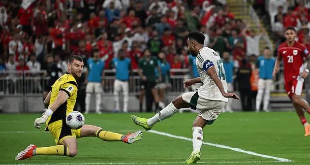 Maarten Paes tỏa sáng dù Indonesia gục ngã trước Saudi Arabia