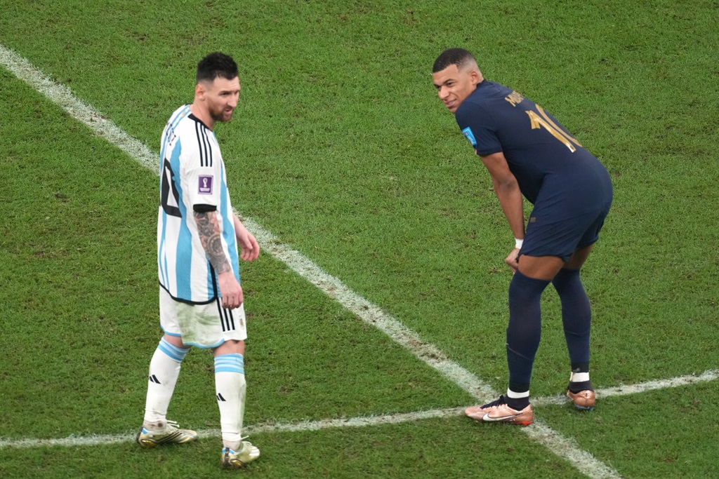 Mbappe phá vỡ im lặng về mối quan hệ với Messi