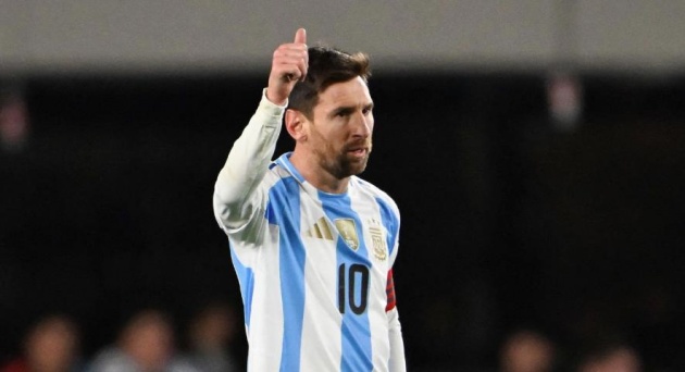 Messi rực sáng với cú đúp, Argentina đè bẹp Venezuela
