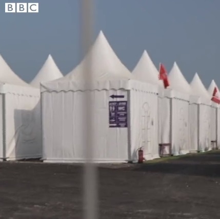 Nhà trọ lều gây bức xúc tại World Cup 2022