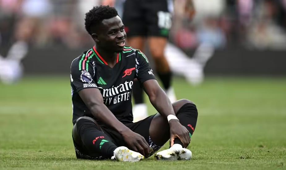 NÓNG: Bukayo Saka bị loại khỏi tuyển Anh