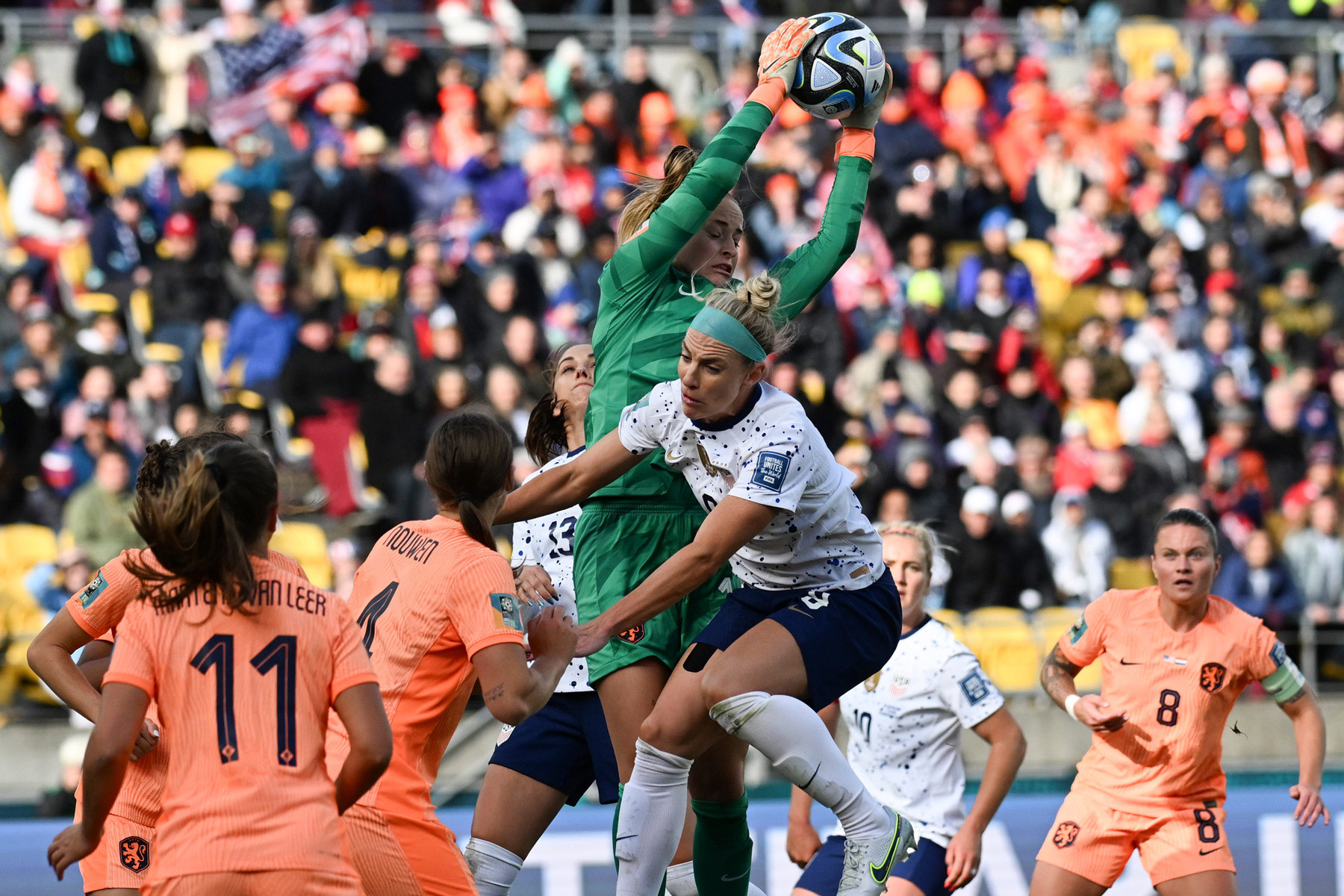 Nữ Việt Nam đấu Hà Lan: Bài học đẳng cấp thế giới