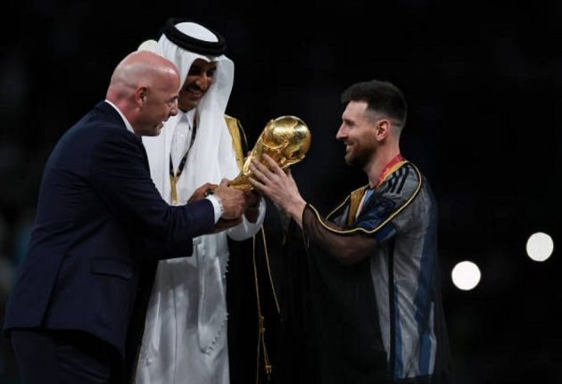 Pele nhắn gửi Messi sau khi Argentina lên đỉnh thế giới