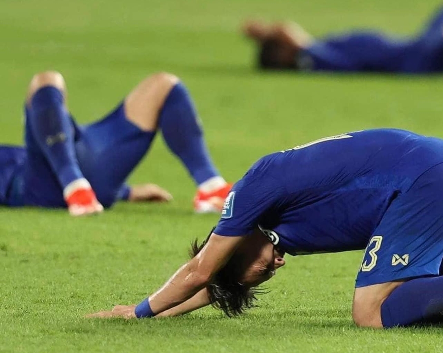 Phản ứng của HLV Kiatisuk Senamuang khi Thái Lan dừng bước ở VL World Cup