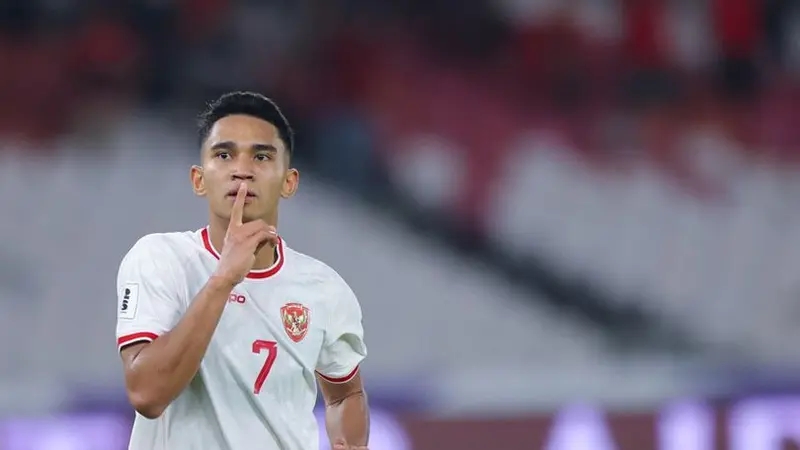 Sao trẻ Indonesia được so sánh với huyền thoại Marco van Basten