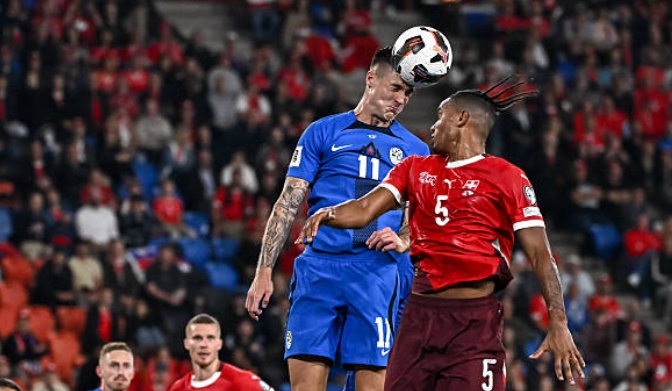 Sesko tịt ngòi, Slovenia phơi áo trước Thụy Sĩ