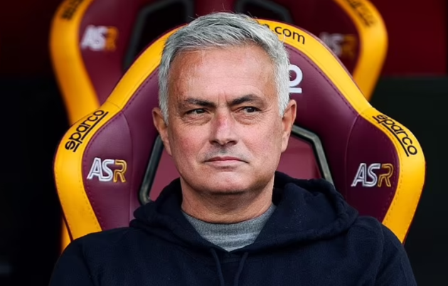 Thay Tite, Brazil gây sốc với Jose Mourinho