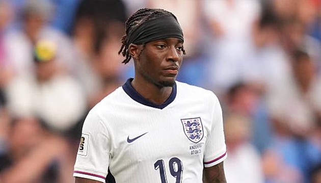 Tuyển Anh thắng nhọc nhằn, NHM bất ngờ với Madueke