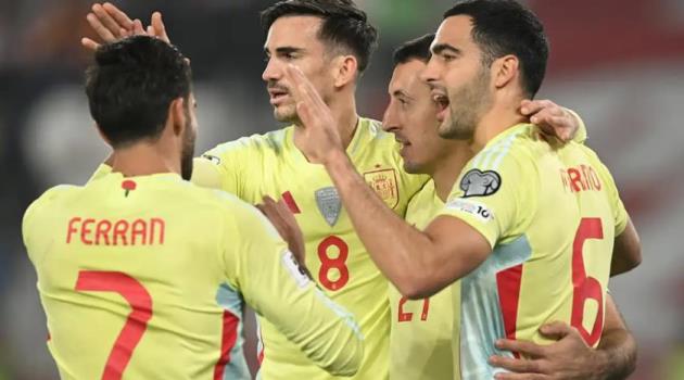 HLV De La Fuente cảnh báo học trò sau trận đại thắng Georgia