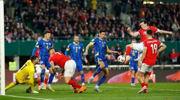 Hòa Bosnia, thầy trò Ralf Rangnick giành vé dự World Cup