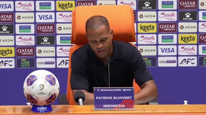 Kluivert kìm nén nước mắt sau khi Indonesia lỡ hẹn World Cup 2026