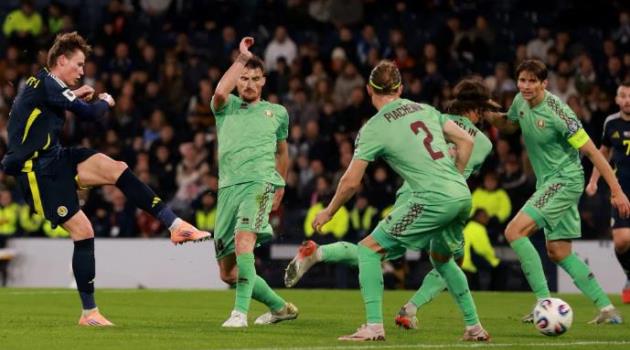 Steve Clarke thất vọng dù Scotland tiến gần vé World Cup