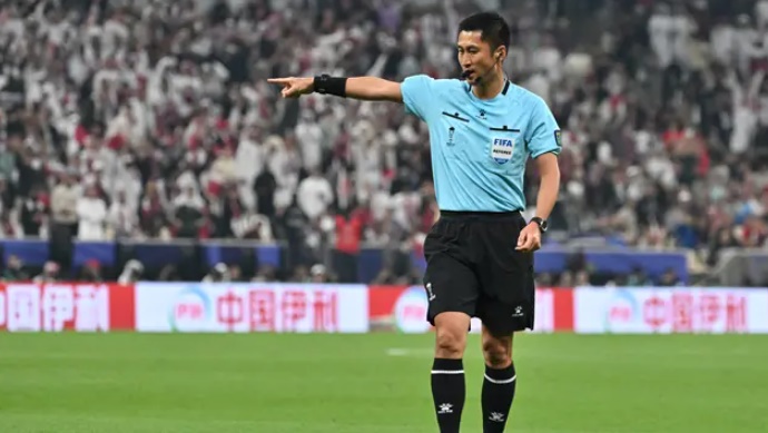 Trọng tài từ chối bắt tay cầu thủ Indonesia