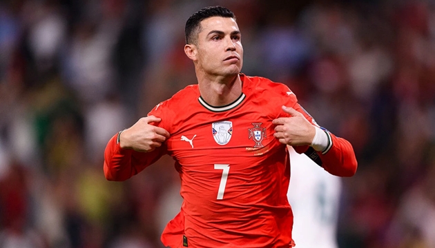 Ronaldo phá kỷ lục, Bồ Đào Nha vẫn bất an